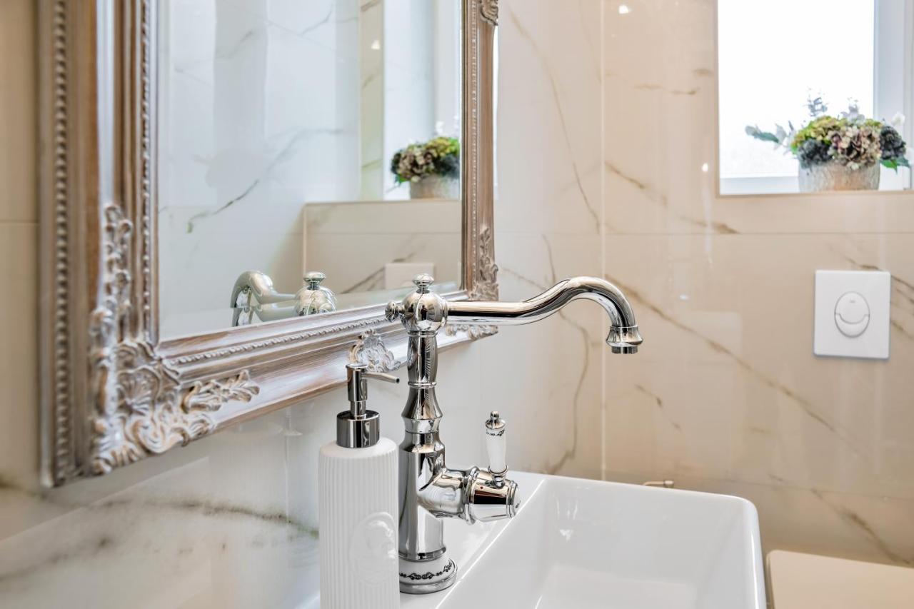 Luxury Class Apartment - 1St Floor, Large Apartment, Downtown, Newly Renovated, Fast Wifi, 4X Air Conditioning Zagreb Exteriör bild